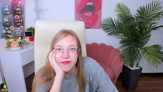 LayriantaVee online show from September 15, 2025, 6:03 am