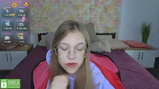 LayriantaVee online show from October 1, 2025, 5:56 am