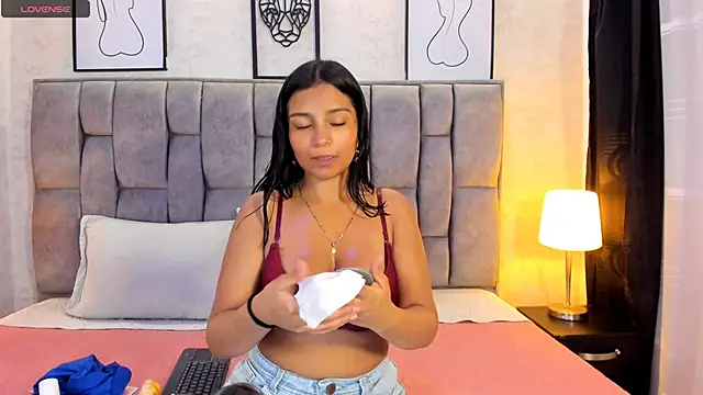 Candys victoria online show from February 19, 2025, 2:33 am