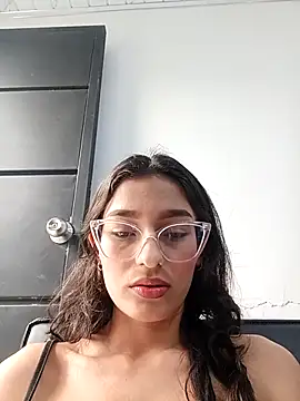 Ary-18 online show from October 6, 2025, 1:45 pm