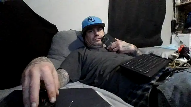 Snapshot of clitstitsandbongrips chatting on November 1, 2025, 11:15 am clitstitsandbongrips online show from November 1, 2025, 11:15 am