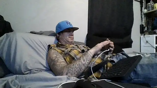 Snapshot of clitstitsandbongrips chatting on November 3, 2025, 9:13 am clitstitsandbongrips online show from November 3, 2025, 9:13 am