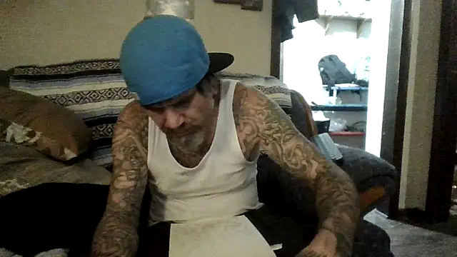 Snapshot of clitstitsandbongrips chatting on October 10, 2025, 6:47 am clitstitsandbongrips online show from October 10, 2025, 6:47 am