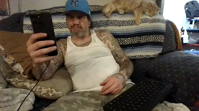 Snapshot of clitstitsandbongrips chatting on October 10, 2025, 7:15 pm clitstitsandbongrips online show from October 10, 2025, 7:15 pm