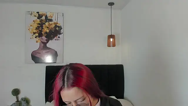 Snapshot of Scarlett__bell chatting on October 11, 2025, 2:07 pm Scarlett bell online show from October 11, 2025, 2:07 pm