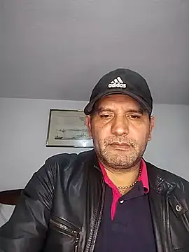 Snapshot of RogueTraveler chatting on October 16, 2025, 3:48 am RogueTraveler online show from October 16, 2025, 3:48 am