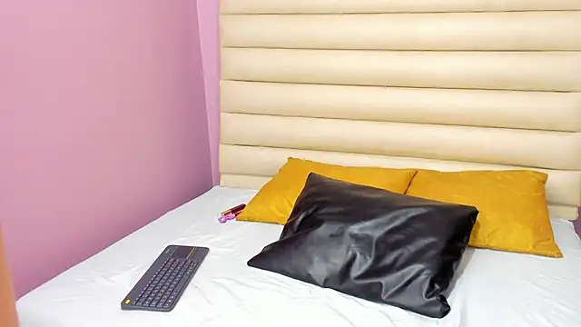 ZaritaLenon online show from September 26, 2025, 10:27 pm