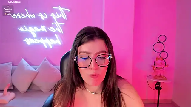 AmberFarrell online show from February 1, 2025, 2:05 am