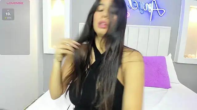 HannaPaola online show from February 25, 2025, 10:42 pm