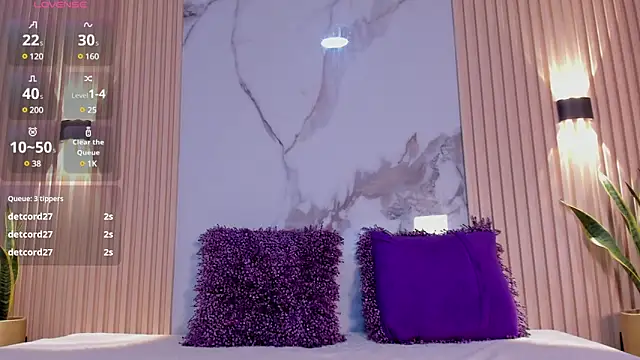 valentina lux online show from February 26, 2025, 7:02 am