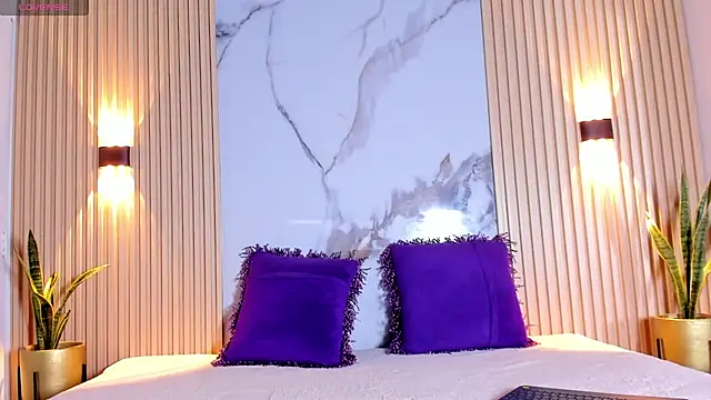 valentina lux online show from March 11, 2025, 3:04 am
