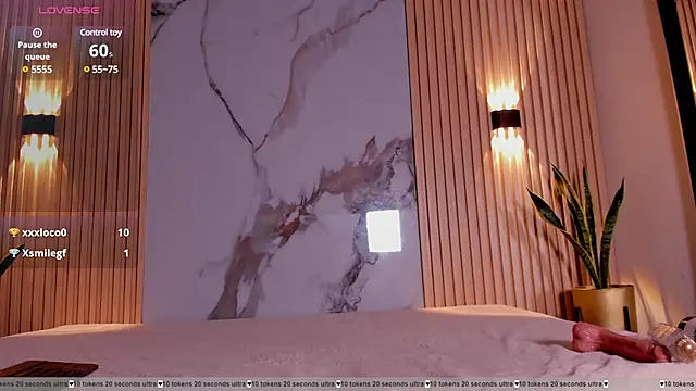 valentina lux online show from February 15, 2025, 12:43 pm
