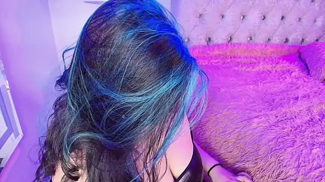 Snapshot of Salem_skyler_ chatting on October 18, 2025, 4:25 am Salem skyler  online show from October 18, 2025, 4:25 am