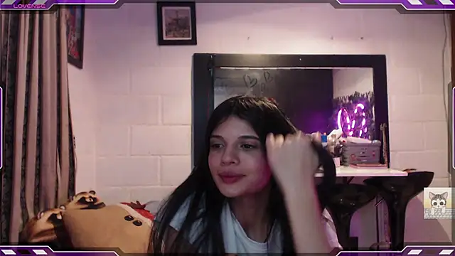 Sarahgin online show from February 5, 2025, 1:33 pm