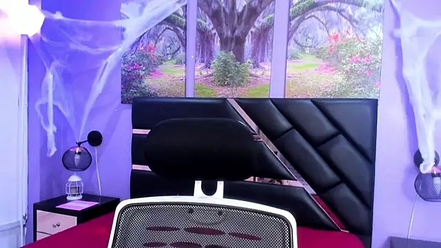 KimberlyVillaLobos online show from October 11, 2025, 11:44 am