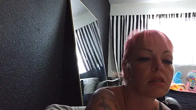 Snapshot of rileyraerhoads chatting on September 27, 2025, 9:21 pm rileyraerhoads online show from September 27, 2025, 9:21 pm