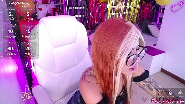 AliceWalker 11 online show from September 20, 2025, 8:25 pm