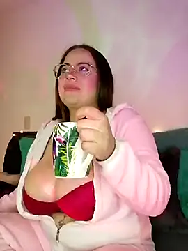 soofy   online show from February 15, 2025, 3:20 am