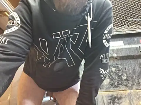 Frankdick01 online show from January 11, 2026, 11:00 pm