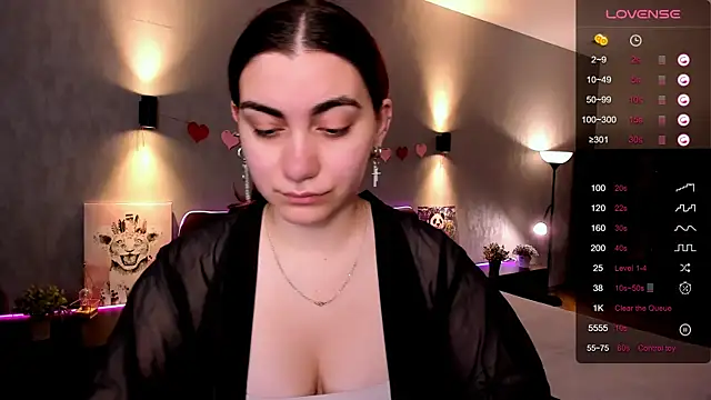 hannacheekss  online show from September 19, 2025, 2:15 am