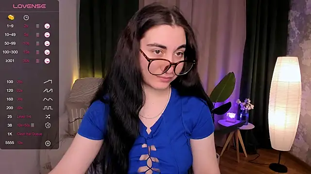 hannacheekss  online show from February 15, 2025, 2:04 am