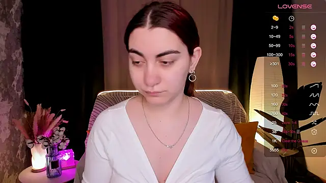 hannacheekss  online show from February 6, 2026, 1:56 am