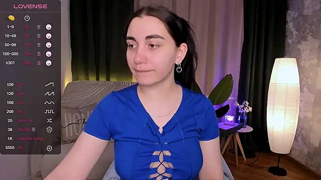 hannacheekss  online show from February 17, 2025, 9:03 am