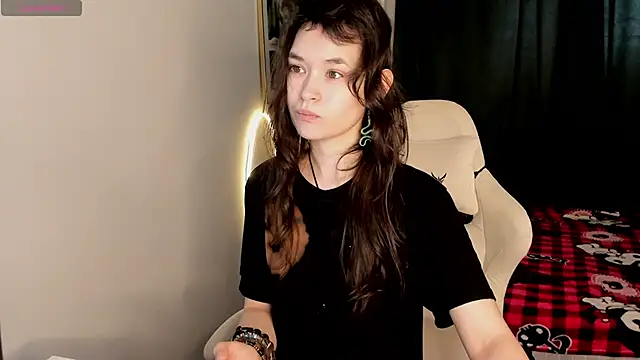 Emily Strikeee online show from March 15, 2026, 4:19 am