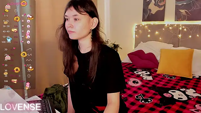 Snapshot of Emily_Strikeee chatting on February 26, 2026, 4:34 am Emily Strikeee online show from February 26, 2026, 4:34 am