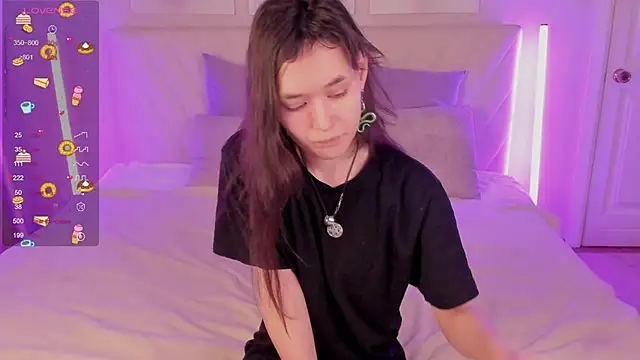 Emily Strikeee online show from November 28, 2025, 10:26 am