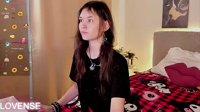 Snapshot of Emily_Strikeee chatting on February 23, 2026, 4:03 am Emily Strikeee online show from February 23, 2026, 4:03 am