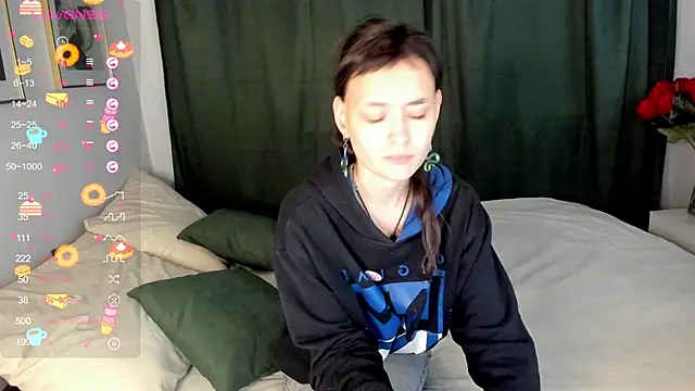 Emily Strikeee online show from September 28, 2025, 10:00 am