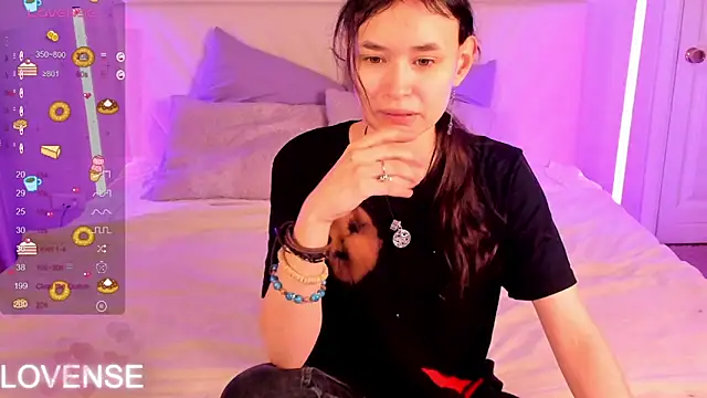 Snapshot of Emily_Strikeee chatting on January 19, 2026, 10:41 am Emily Strikeee online show from January 19, 2026, 10:41 am