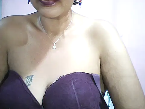 layanah12 online show from September 26, 2025, 4:30 am