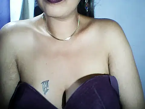 layanah12 online show from October 31, 2025, 6:59 pm