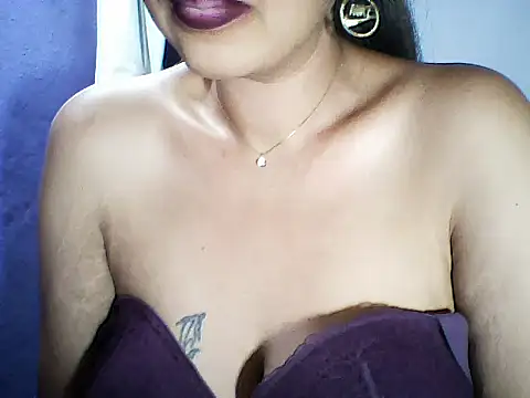 layanah12 online show from October 19, 2025, 2:47 am