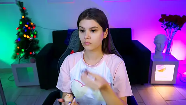 EvaThopson online show from December 14, 2025, 6:08 am