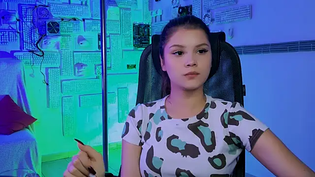 Snapshot of EvaThopson chatting on November 5, 2025, 10:29 am EvaThopson online show from November 5, 2025, 10:29 am