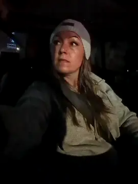 Snapshot of AinsleyMadison chatting on December 6, 2024, 10:35 pm AinsleyMadison online show from December 6, 2024, 10:35 pm