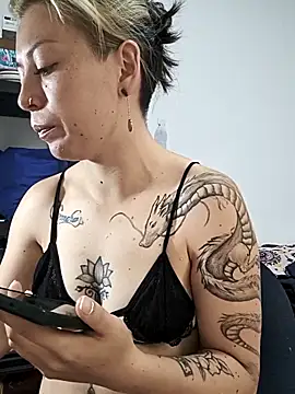 Tefannyy  online show from April 7, 2026, 2:41 pm