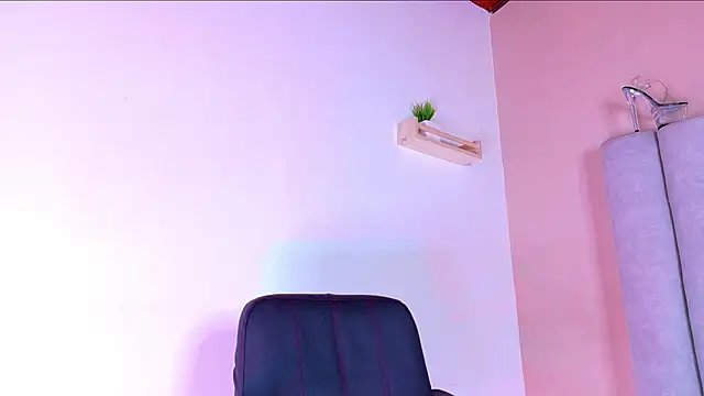 Snapshot of ChanelAdamss_ chatting on October 21, 2025, 2:55 am ChanelAdamss  online show from October 21, 2025, 2:55 am