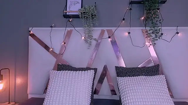 Snapshot of ChanelAdamss_ chatting on September 24, 2025, 7:53 pm ChanelAdamss  online show from September 24, 2025, 7:53 pm