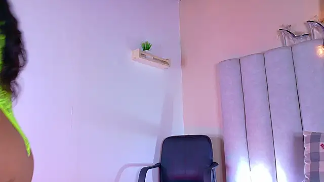 Snapshot of ChanelAdamss_ chatting on October 4, 2025, 2:57 am ChanelAdamss  online show from October 4, 2025, 2:57 am