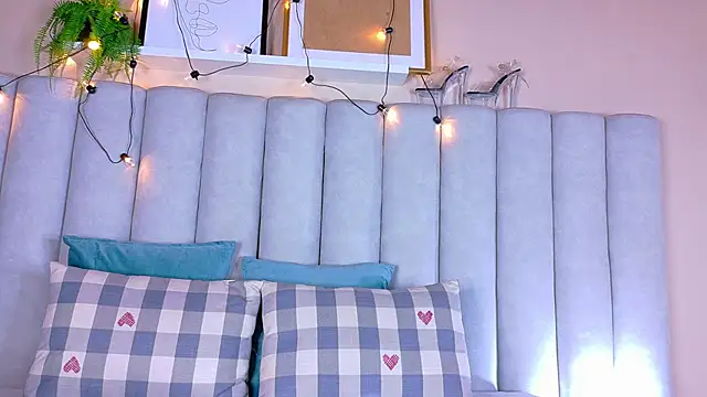 Snapshot of ChanelAdamss_ chatting on October 8, 2025, 2:57 am ChanelAdamss  online show from October 8, 2025, 2:57 am