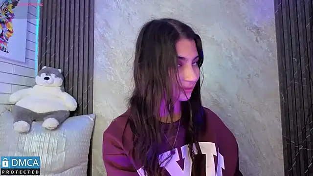 Snapshot of SolBeaumont1 chatting on October 21, 2025, 7:35 pm SolBeaumont1 online show from October 21, 2025, 7:35 pm