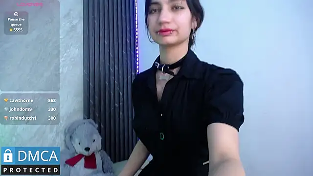 SolBeaumont1 online show from February 17, 2025, 10:38 pm