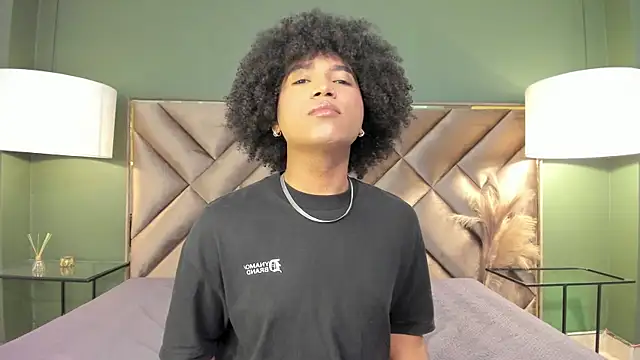 Snapshot of Ambar_Collingg chatting on September 29, 2025, 9:42 pm Ambar Collingg online show from September 29, 2025, 9:42 pm