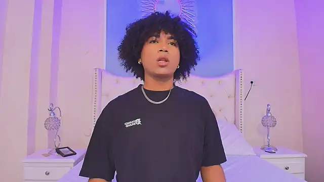 Snapshot of Ambar_Collingg chatting on September 17, 2025, 1:35 pm Ambar Collingg online show from September 17, 2025, 1:35 pm