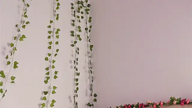 lylylovesyou online show from October 7, 2025, 6:03 am