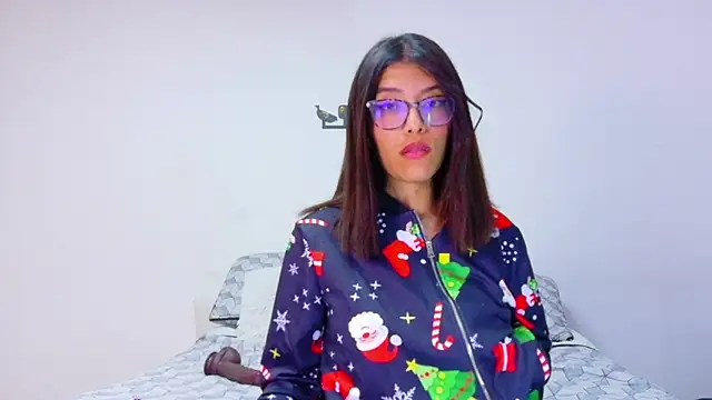  lucysmith online show from December 2, 2025, 4:14 am